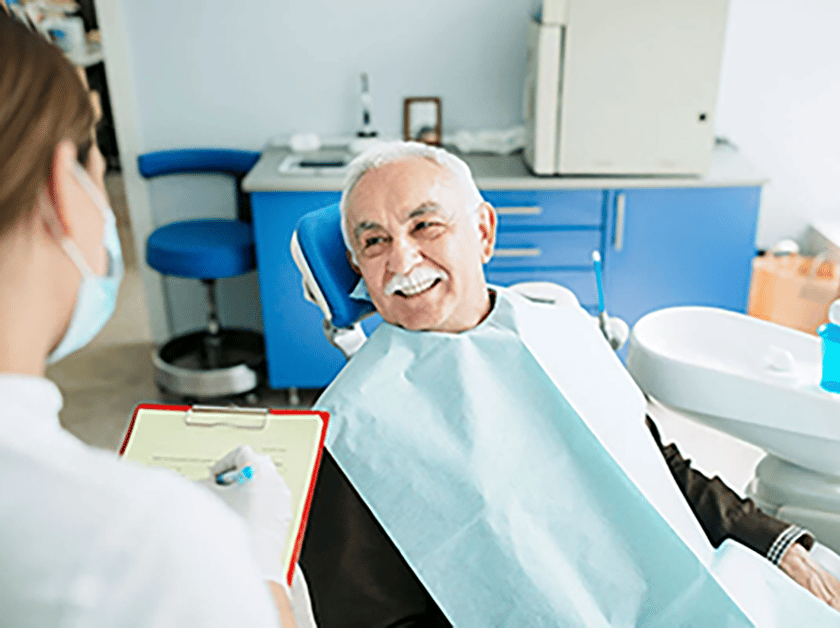 elderly-man-visiting-dentist-840x628-2